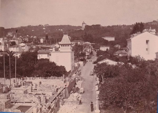 Photo du 6 rue Parmentier à Nice, au 3ème étage. On voit le futur boulevard Auguste-Raynaud, l'Évéché et le Righi Palace.